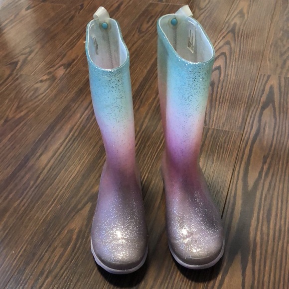Girls Size 13 Sparkly Rubber Boots - Picture 3 of 8